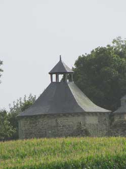 St. Lormel dovecote, click for larger image