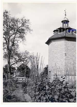 Taylor dovecote