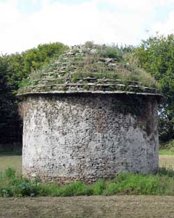 Dovecote kergournadeac, click for larger image.