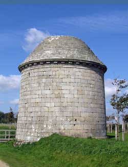 Kerjean dovecote, click for larger image.