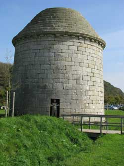 Kerjean dovecote front door, click for larger image.