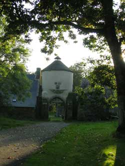 Lesmadec dovecote, click for larger image.