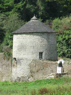 Pratulo dovecote, click for larger image